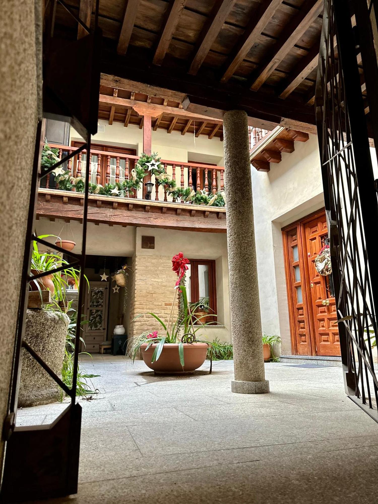 Apart. Palacio Canonigo 7 - Junto Catedral Toledo Ngoại thất bức ảnh